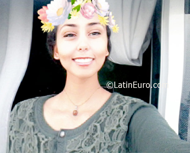 Date this pretty Morocco girl Khadija from Agadir MA22