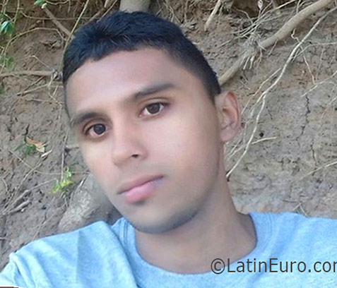 Date this athletic Panama man Mario from Panama PA1017