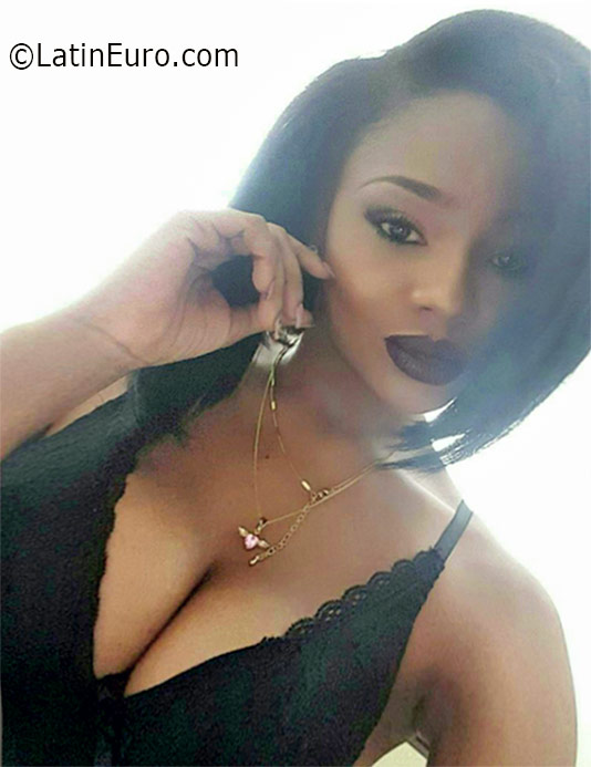Date this good-looking Jamaica girl Denesha from Kingston JM2405
