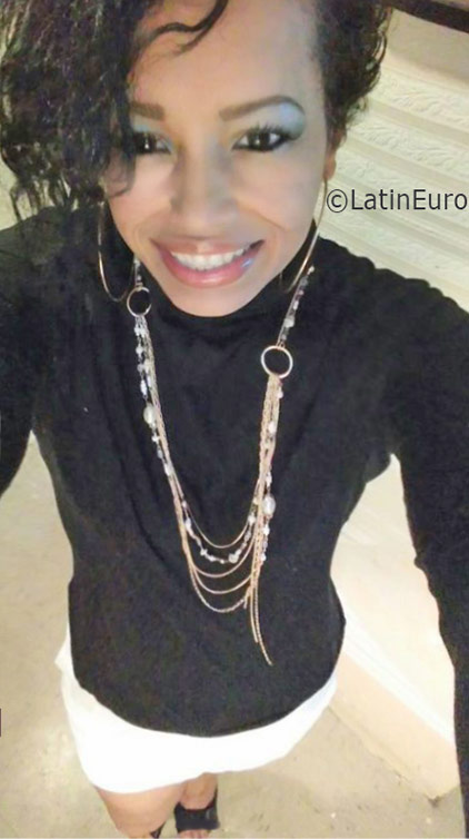 Date this hard body United States girl Wendy from Brooklyn US17494