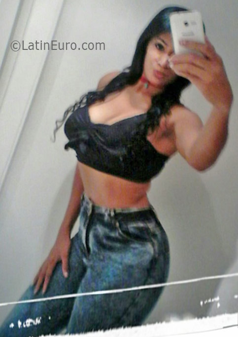 Date this funny Venezuela girl Yohanny from Maracaibo VE670