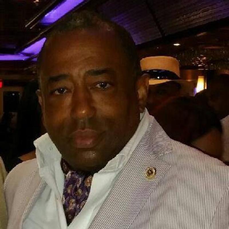 Date this funny United States man Alfonso from New Rochelle US17495