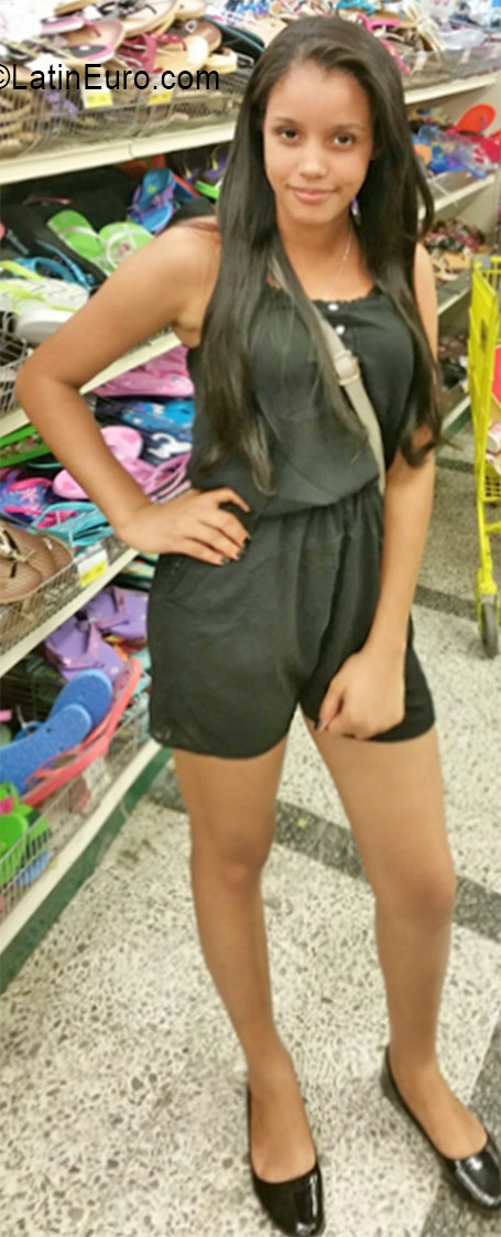 Date this pretty Dominican Republic girl Jennifer from Santiago De Los Caballeros DO26236