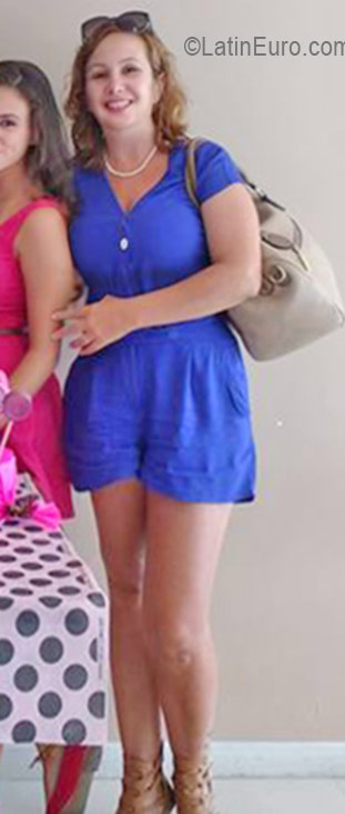 Date this nice looking Brazil girl Maribel from Florianopolis BR9736