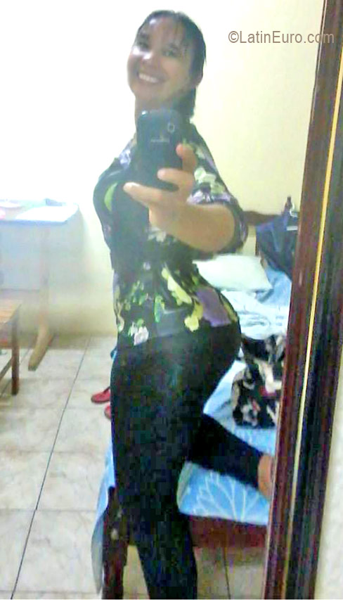 Date this sensual Brazil girl Ivan from Salvador BR9739