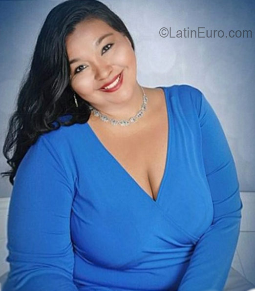 Date this athletic Panama girl Shamely from Panama PA1025