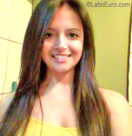 Date this hot Honduras girl Saydi from Tegucigalpa HN2243