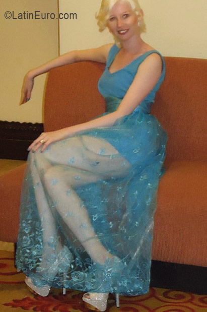 Date this lovely Honduras girl Alejandra from Tegucigalpa HN2255