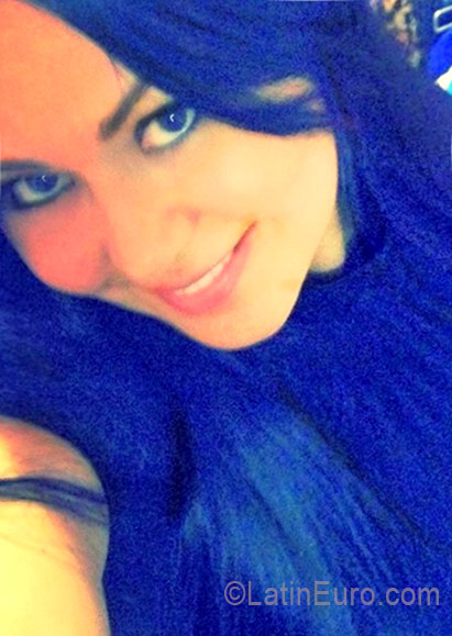 Date this stunning United States girl Martha from Hollywood US17570