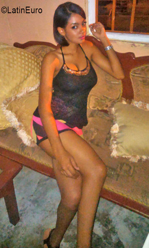 Date this hot Dominican Republic girl Steph from Santo Domingo DO26447