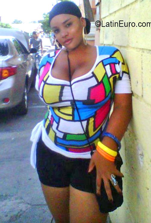 Date this fun Dominican Republic girl Juli from Santiago DO26453