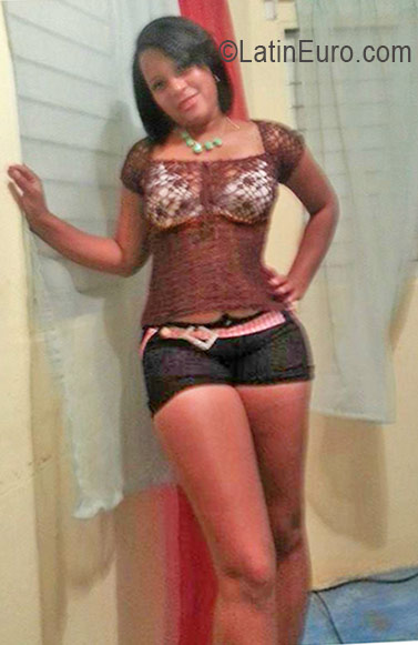 Date this beautiful Dominican Republic girl Milicalderon from Santo Domingo DO26455