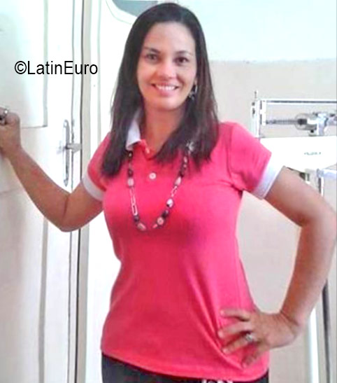 Date this voluptuous Brazil girl Maria from Parintins BR9764
