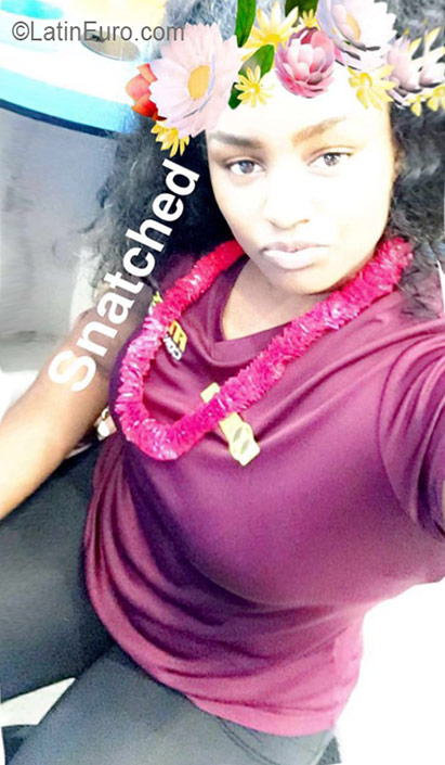 Date this good-looking United States girl Tiera23 from Charlotte US17583