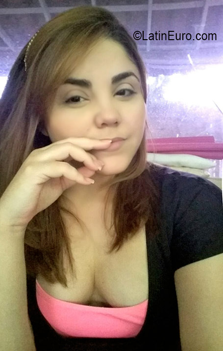 Date this attractive Brazil girl Renata from Fortaleza BR9766