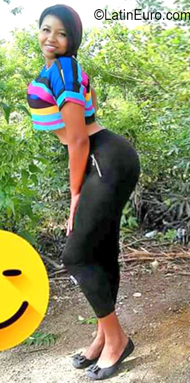 Date this stunning Dominican Republic girl Maria N from Santo Domingo DO26538