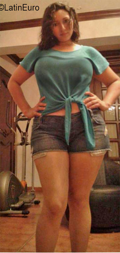 Date this nice looking Honduras girl Libeth from San Pedro Sula HN2267