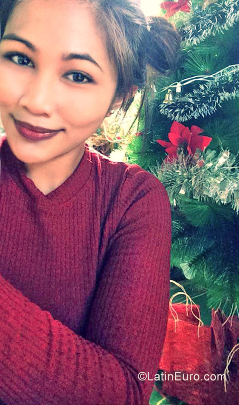 Date this charming Hong Kong girl Diana from Hong Kong and PH934