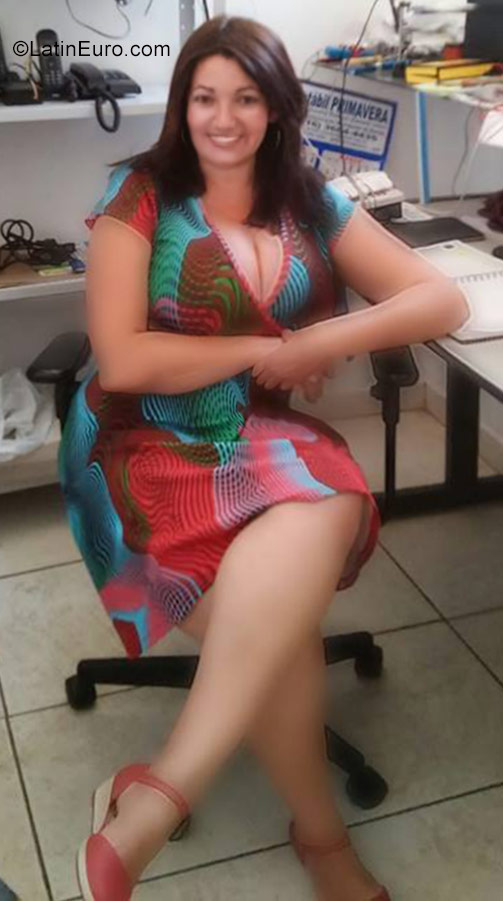 Date this charming Brazil girl Josy from Batatais BR9822