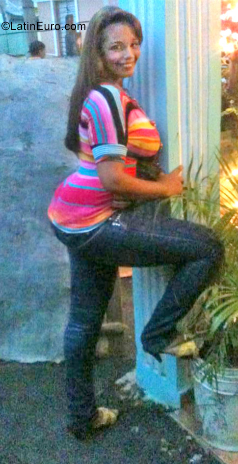 Date this funny Dominican Republic girl Meridala from La Vega DO26867