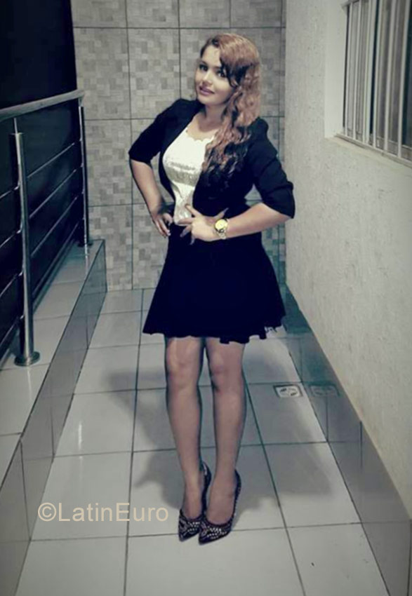 Date this tall Brazil girl Rogelmia from Goiania BR9832
