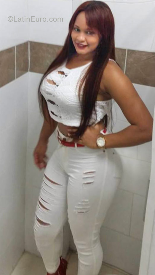 Date this sensual Dominican Republic girl Lixandra from Puerto Plata DO26934