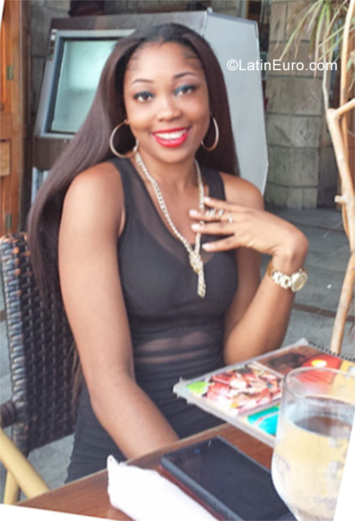Date this hot Jamaica girl Krissy from Montego Bay JM2377