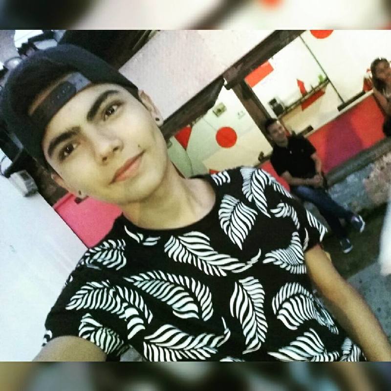 Date this pretty Colombia man Camilo Triana from Manizales CO19915