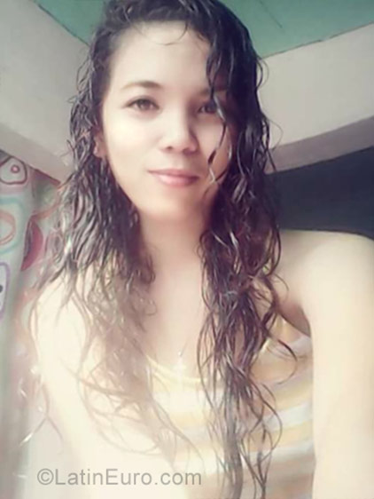 Date this voluptuous Philippines girl Honey from Villaba PH945