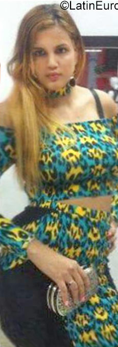 Date this good-looking Dominican Republic girl Elizabeth from Santo Domingo DO27298