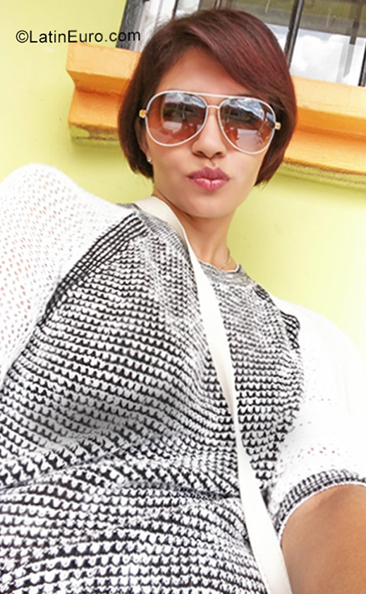 Date this beautiful Honduras girl Belkys from La Ceiba HN2311