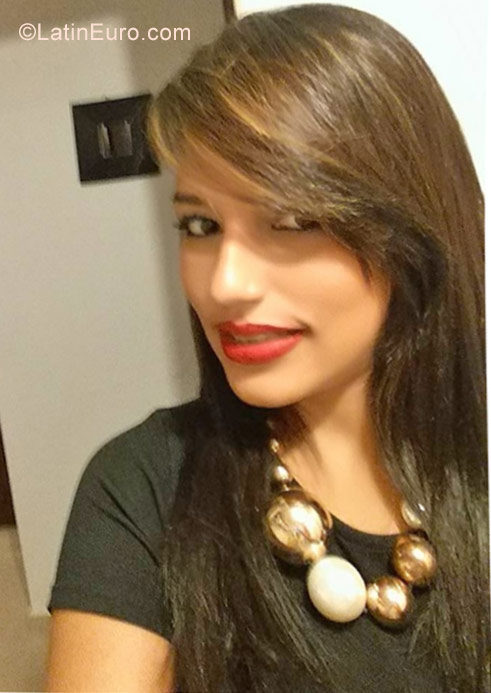 Date this beautiful Dominican Republic girl Karen from Santo Domingo DO27339