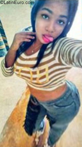 Date this funny Dominican Republic girl Giselle from Santo Domingo DO31533