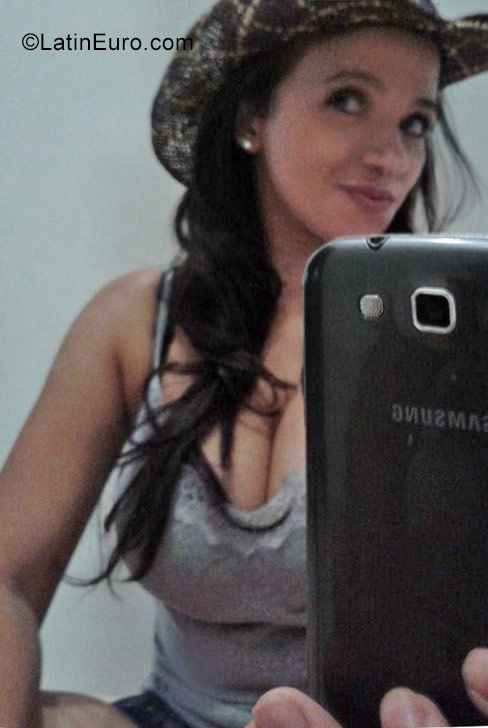 Date this sensual Brazil girl Ana from Sao Paulo BR9937
