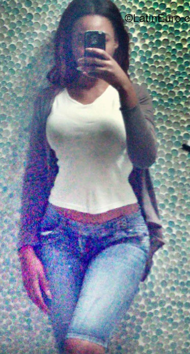 Date this sensual Jamaica girl M from Kingston JM2414