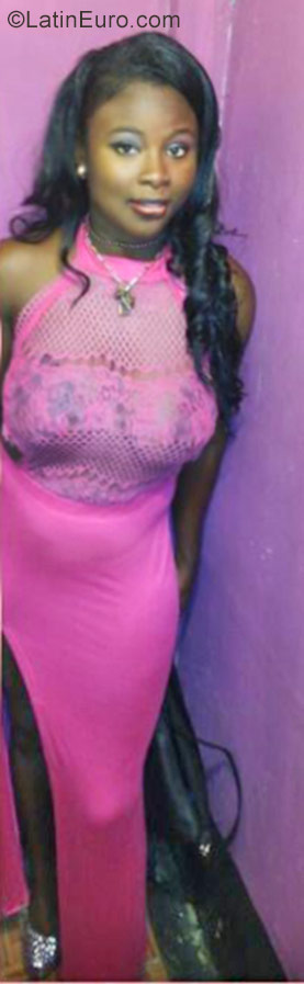 Date this athletic Jamaica girl Asana from Kingston JM2417