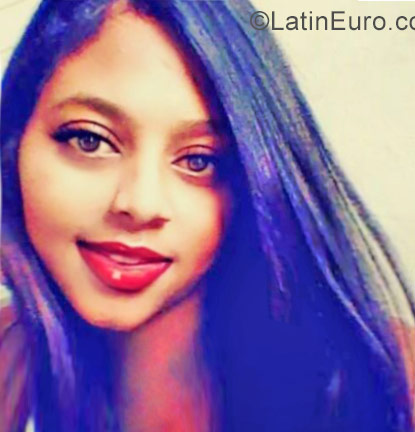 Date this georgeous Dominican Republic girl Cami from Santiago DO27970