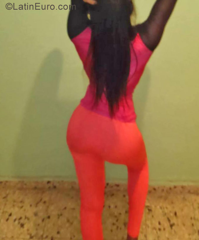 Date this attractive Dominican Republic girl Franchesca from Santo Domingo Este DO28049