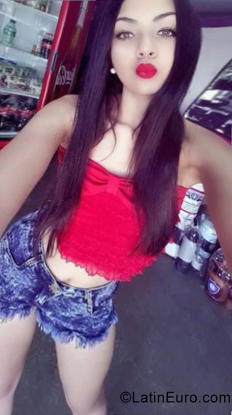 Date this voluptuous Dominican Republic girl Lourdes carolin from Santiago DO28110