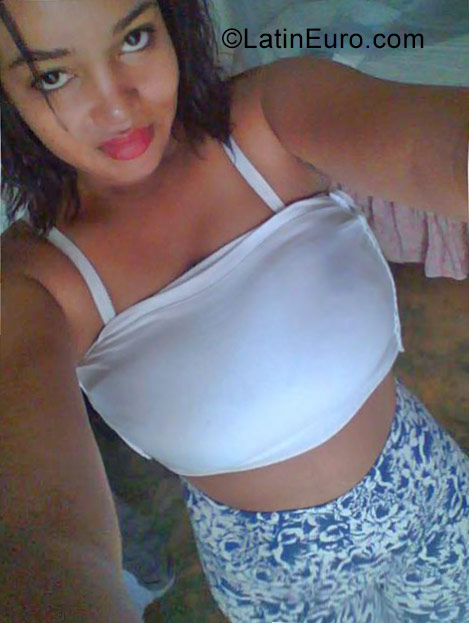 Date this foxy Dominican Republic girl Josmery from Santo domingo DO28132
