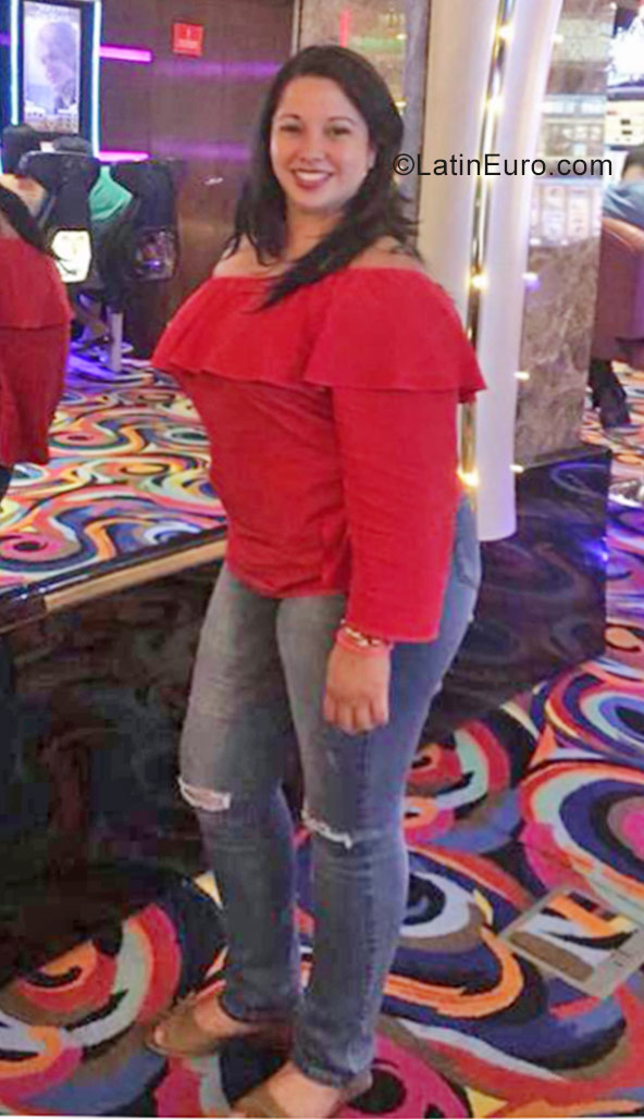 Date this exotic Panama girl Yariela from Panama PA1062