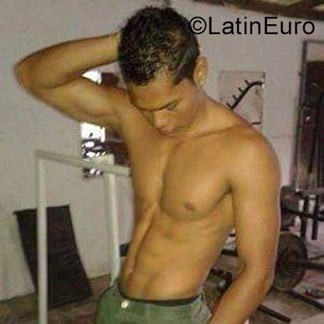 Date this nice looking Colombia man Adi viloria from Bogota CO21009