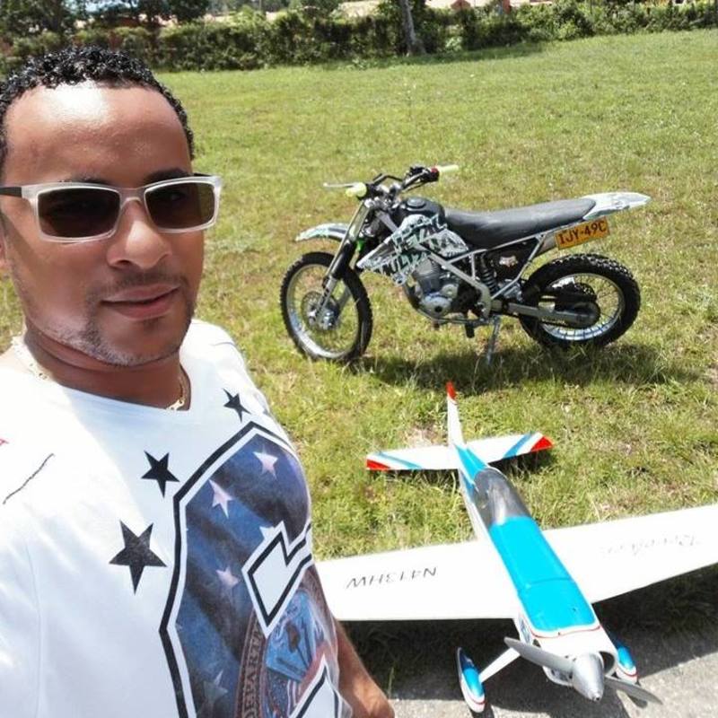 Date this athletic Colombia man Jonathan aspril from El Bagre CO21116