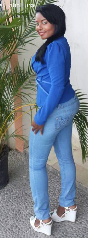 Date this pretty Dominican Republic girl Soraida from bavaro DO28329