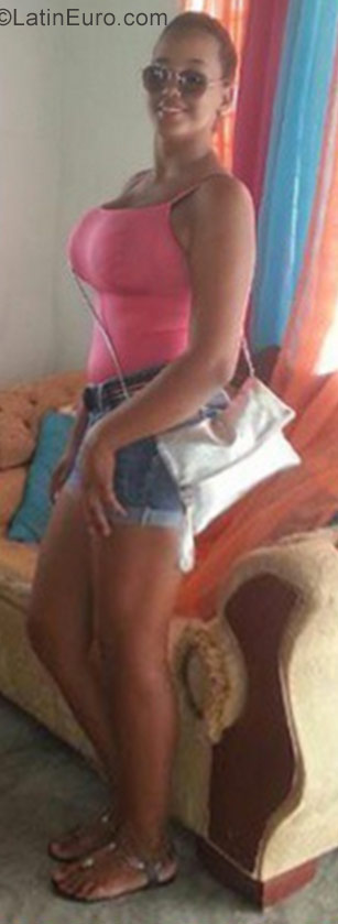 Date this happy Dominican Republic girl Katherine from Santiago De Los Caballeros DO28426