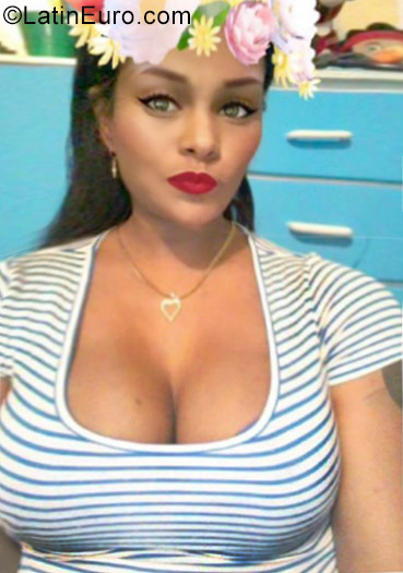 Date this athletic Dominican Republic girl Carla from Santo Domingo DO28501