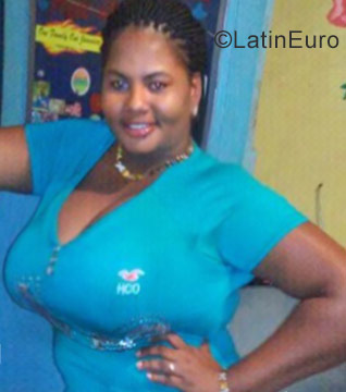 Date this voluptuous Jamaica girl Candy from Montego Bay JM2444