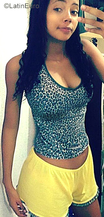 Date this happy Brazil girl Jennifer from Araraguara BR10037