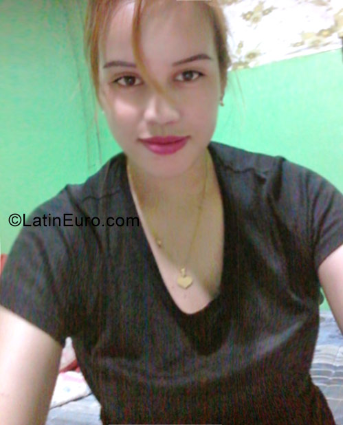 Date this foxy Philippines girl Enaj from Cagayan De Oro Citu PH959