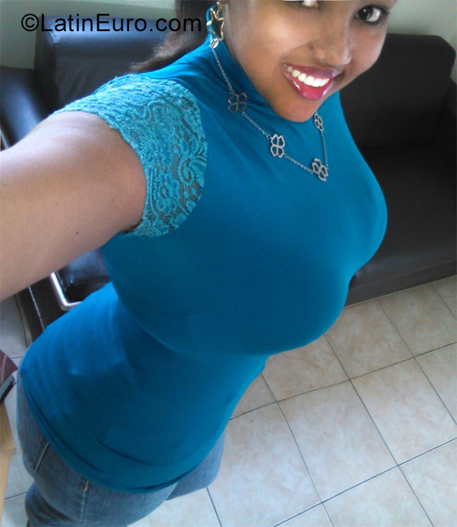 Date this tall Dominican Republic girl Elizabeth from Santo Domingo DO28879